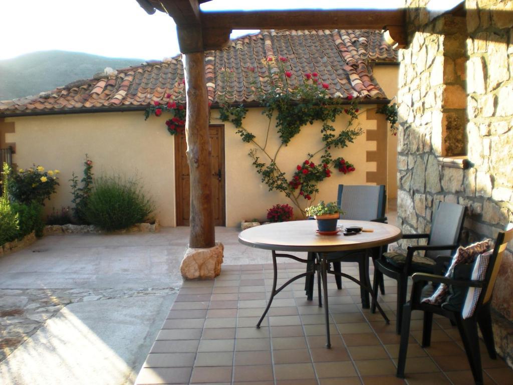 Hotel Los Arrenes De Tarancueña Extérieur photo