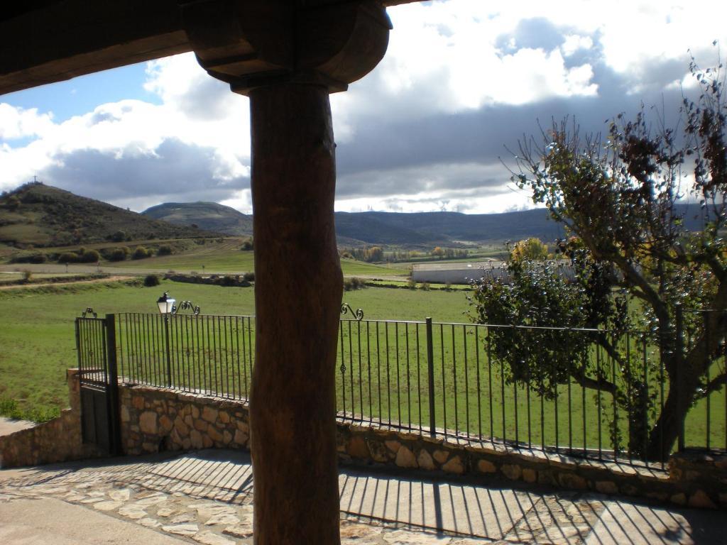 Hotel Los Arrenes De Tarancueña Extérieur photo